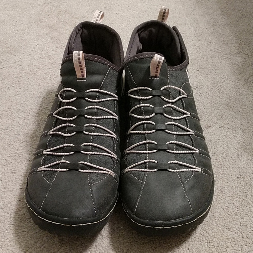 Women's shoes size 8.5